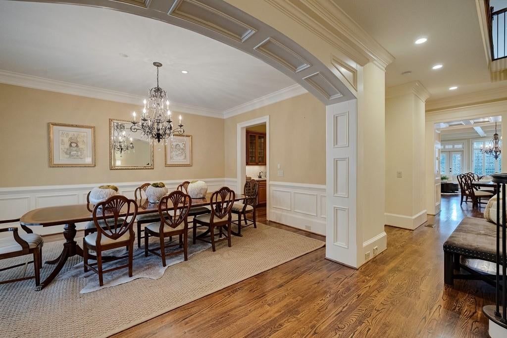 8 Honour Avenue NW 7