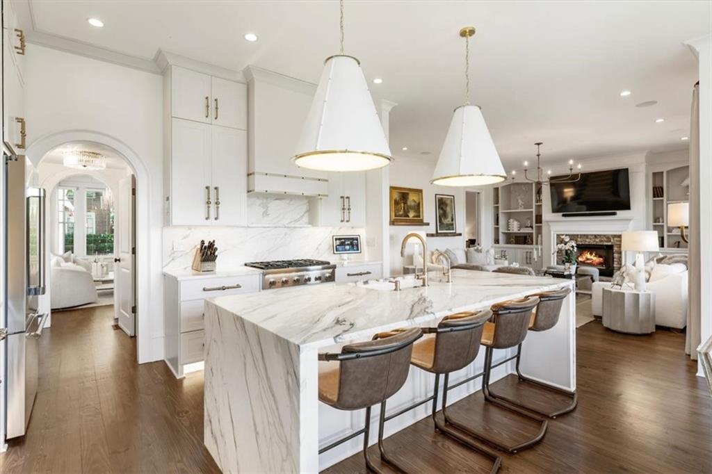 565 Willow Oak Way