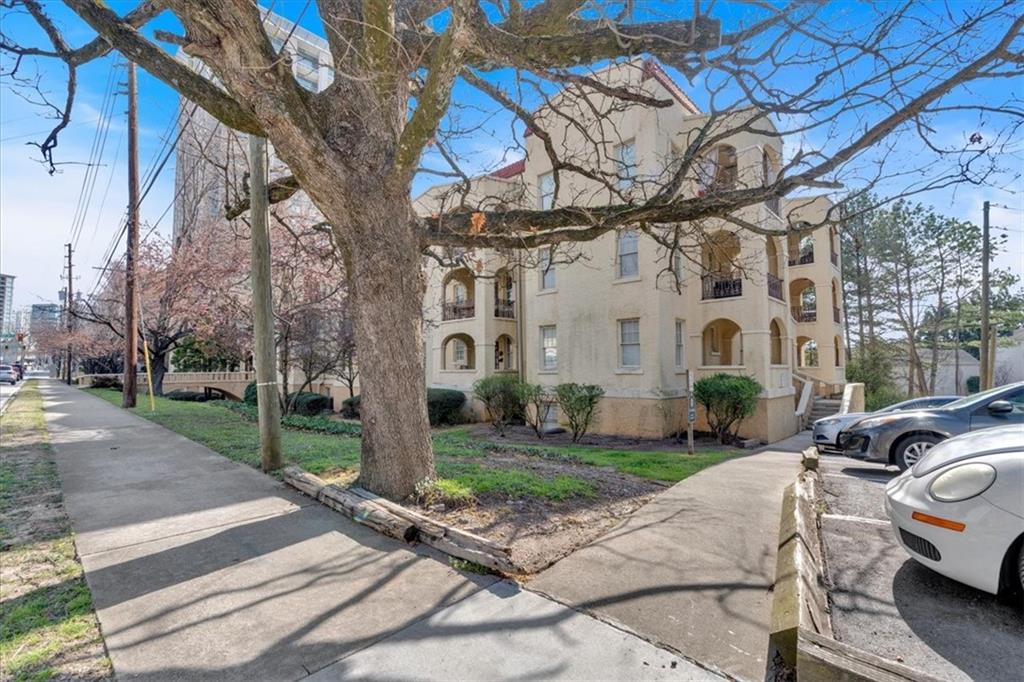2855 Peachtree Road NE 302