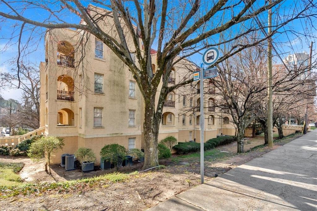 2855 Peachtree Road NE 302