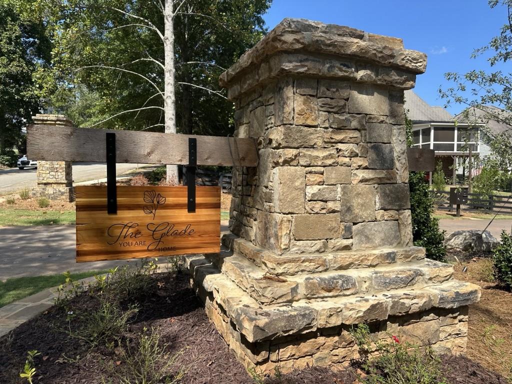 2390 Glade Overlook