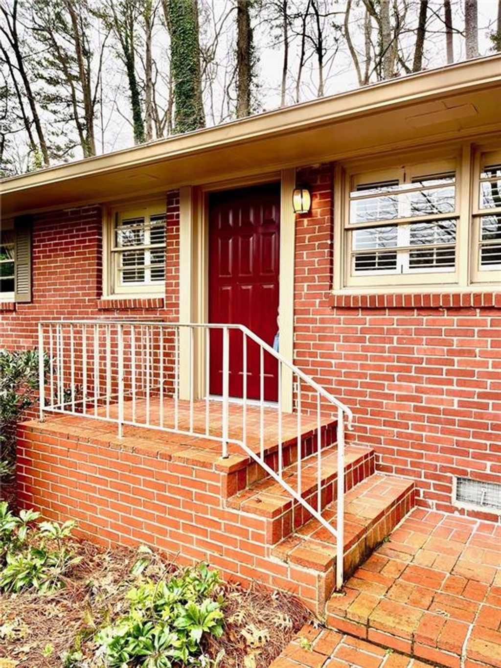 Photo of 2556 Defoors Ferry Road NW, Atlanta, GA 30318 (MLS # 7705243)