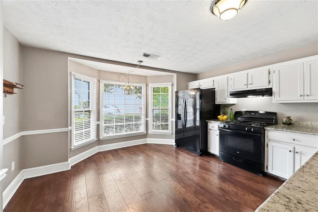 284 Shaded Oaks Lane SE