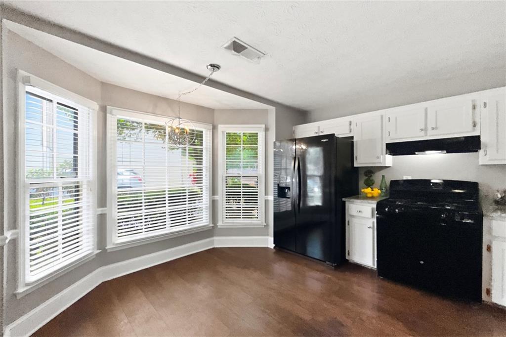 284 Shaded Oaks Lane SE