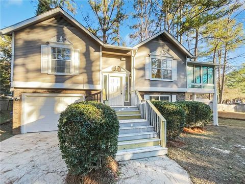 587 Tarragon Way SW Atlanta GA 30331