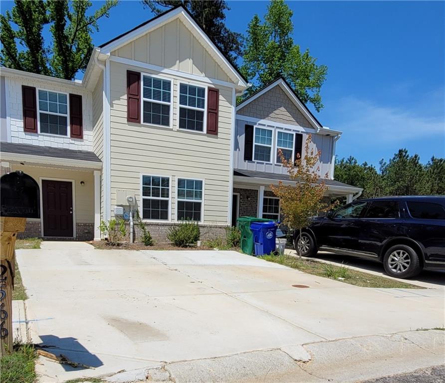 Welcome HOME to 2526 Piering Dr, Lithonia, GA. A spacious and move-in ready 3-bedroom, 3-bathroom townhome located in a well-maintained community just minutes from shopping, schools, and major highways! This beautiful townhome after a full Renovation upgraded, features fresh paint and new Hardwood Floors, creating a clean and inviting atmosphere. The main level boasts hardwood flooring and a bright, open concept living room, perfect for entertaining or relaxing with family. Upstairs, Big master suite with full private bath, and ample closet space. Two additional secondary bedrooms provide plenty of room for family, guests, or a home office, along with a full hall bathroom for convenience. Whether you're a first-time homebuyer or an investor looking for a great rental opportunity, this townhome offers value, comfort, and location. Don’t miss your chance to own this charming property in a growing area of Lithonia!
Use the link to submit applications: https://apply.link/3B6N8yk.
