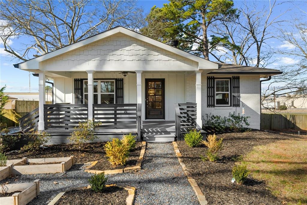 932 Sharon Circle SE