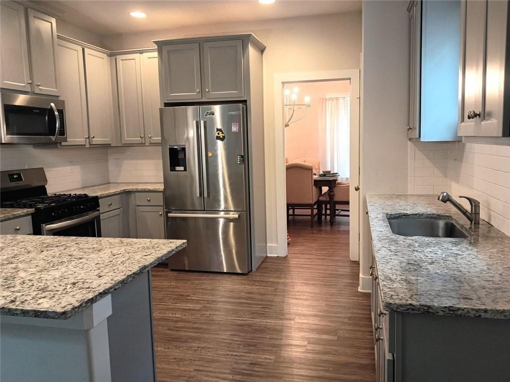 807 Ridgeview Court