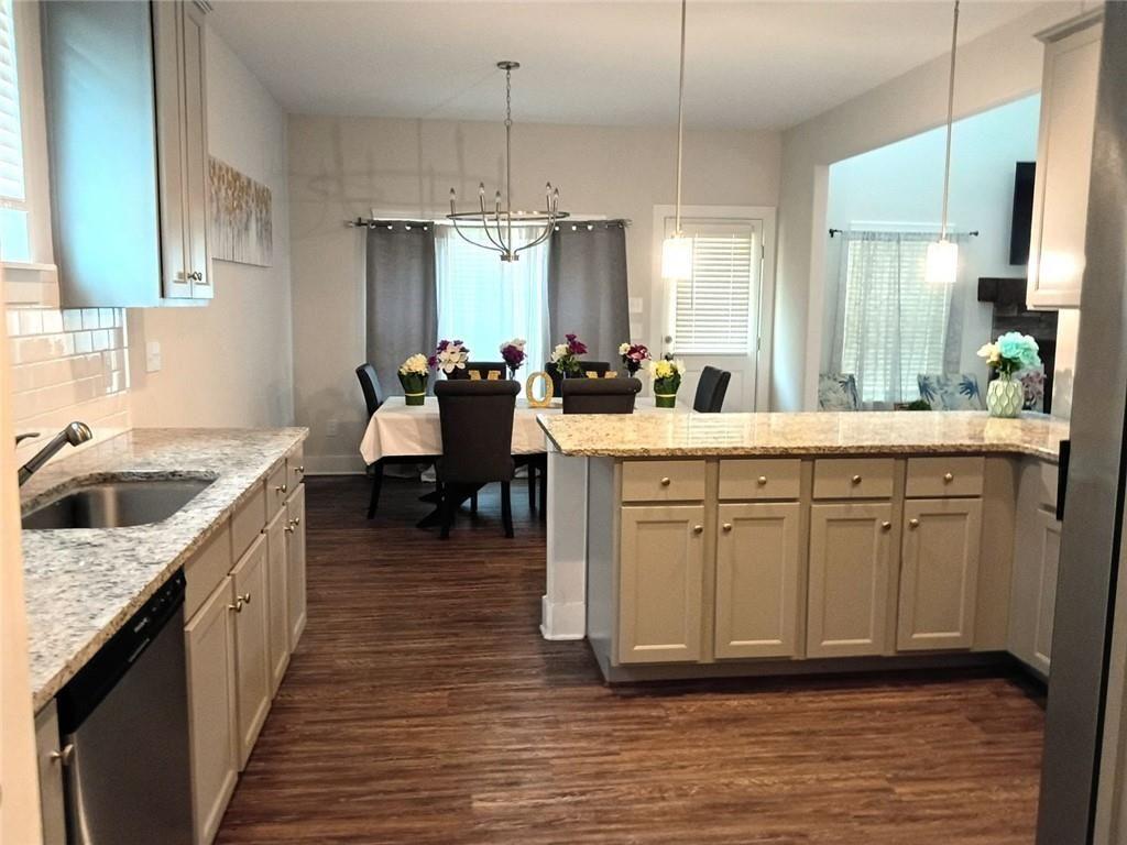 807 Ridgeview Court