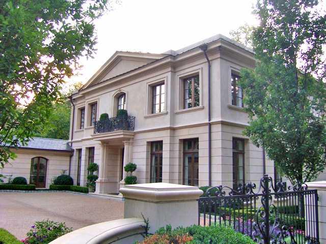 FORMER DECORATOR'S SHOWHOUSE-ARCHITECT WILLIAM BAKER-STYLE/HOTEL PARTICULIER DESIGNER SUZANNE KASLER. DETAILS AND GRACIOUS ROOMS ABOUND IN THIS FRENCH INSPIRED HOME. DOORS/WINDOWS/HARDWARE MADE IN FRANCE WATERWORKS PLUMBING. WINE CELLAR, THEATRE, GAME ROOM, BAR. SPECIAL GARDENS.