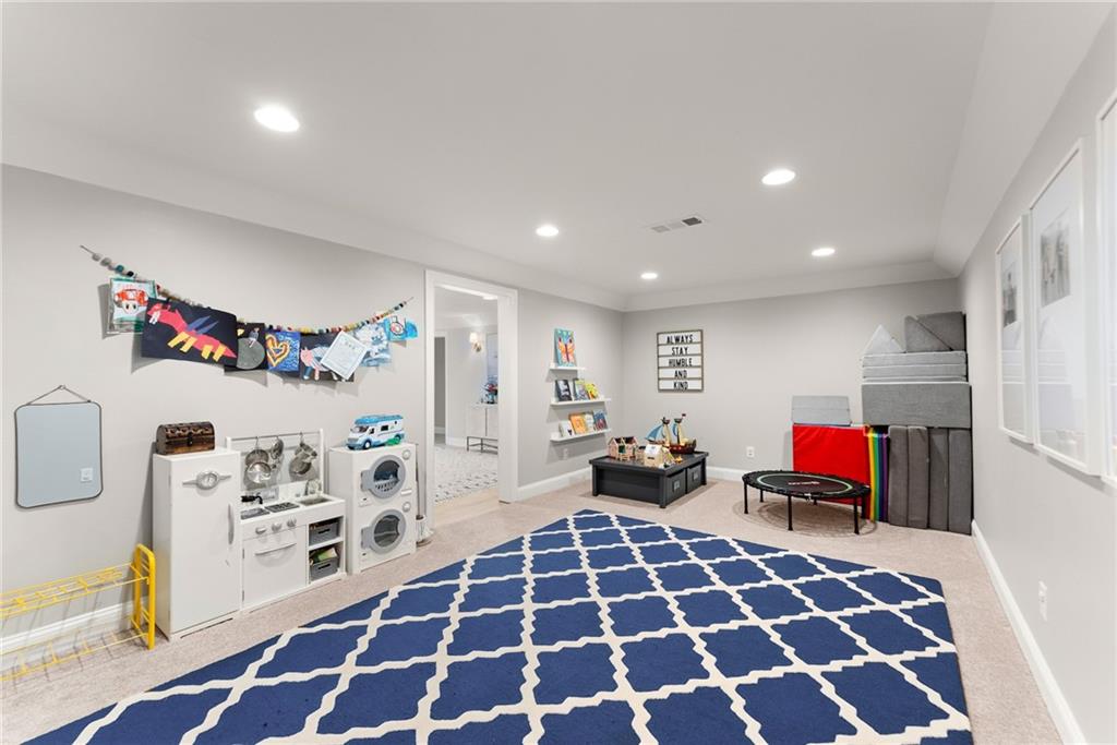 Twelve Oaks Place - Residential