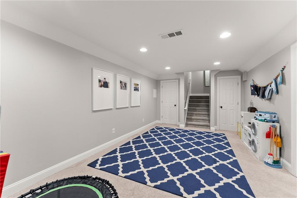 Twelve Oaks Place - Residential
