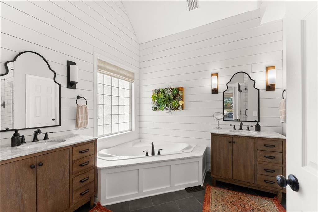 Twelve Oaks Place - Residential