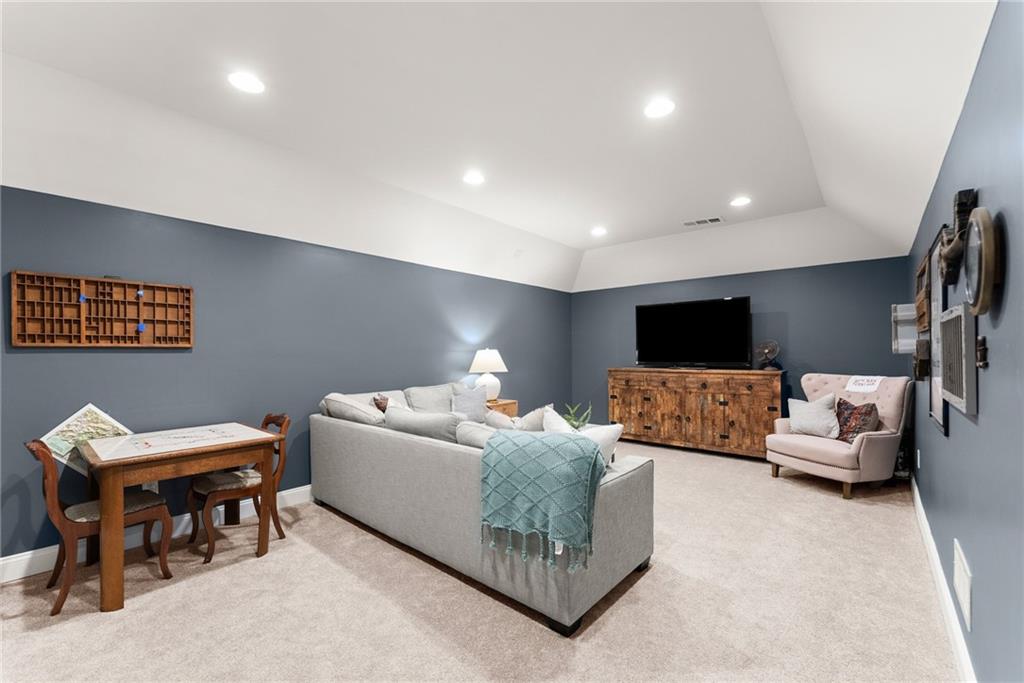 Twelve Oaks Place - Residential