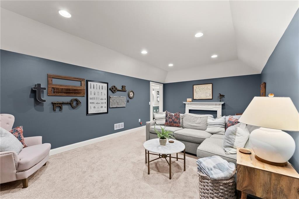Twelve Oaks Place - Residential