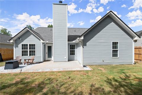 A home in Dawsonville