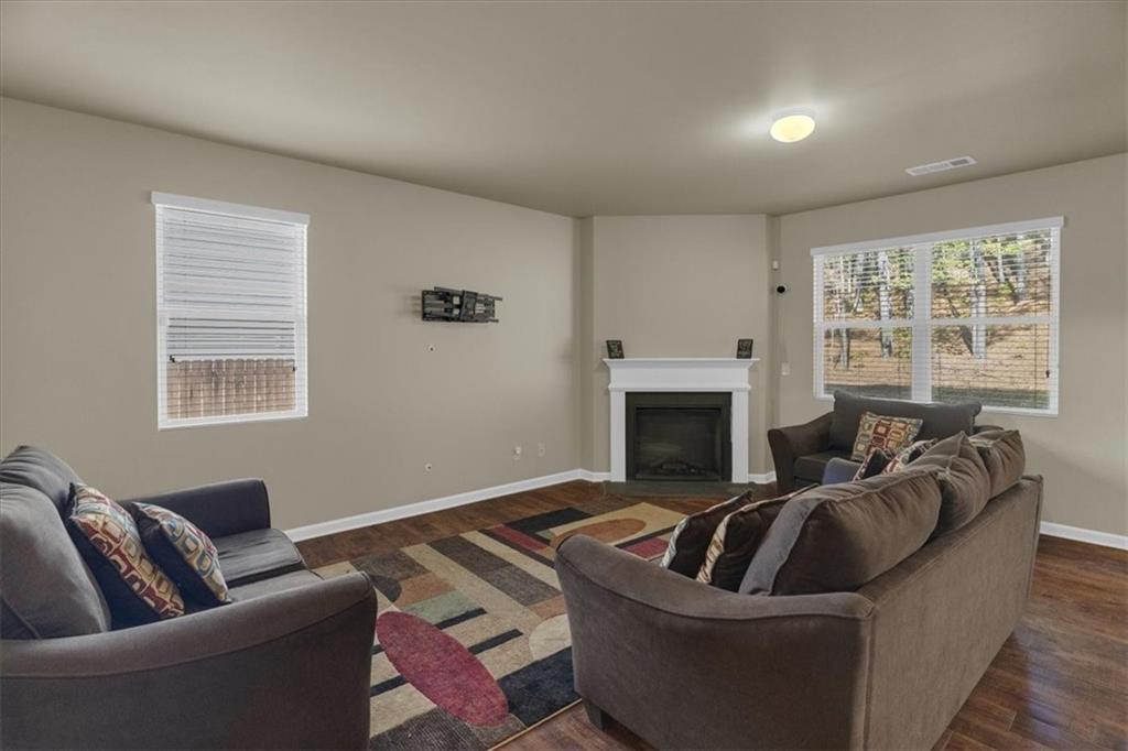820 Lake Chase, Fairburn, Georgia image 3