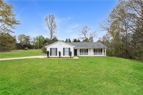 Homes For Sale - 101 Live Oak Drive<br/> Jackson, GA 30233