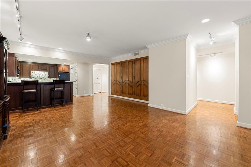 2734 Peachtree Road NW C-404