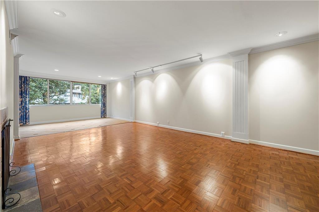 2734 Peachtree Road NW C-404