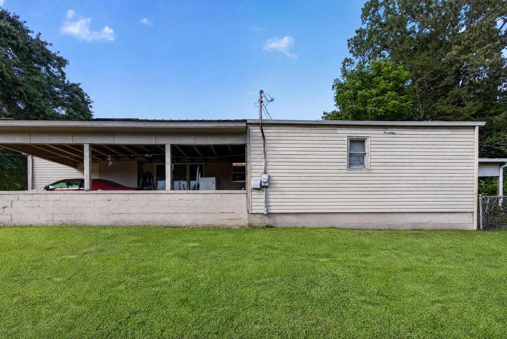 959 Hillcrest Drive