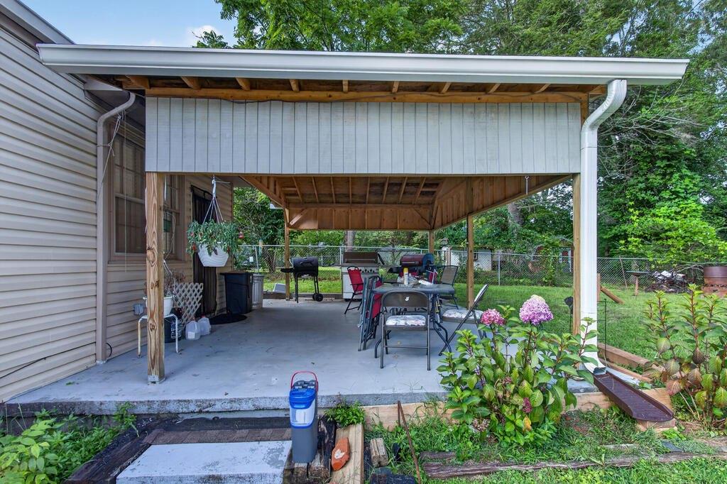 959 Hillcrest Drive