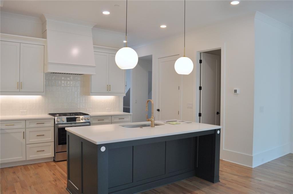 281 White Street 5