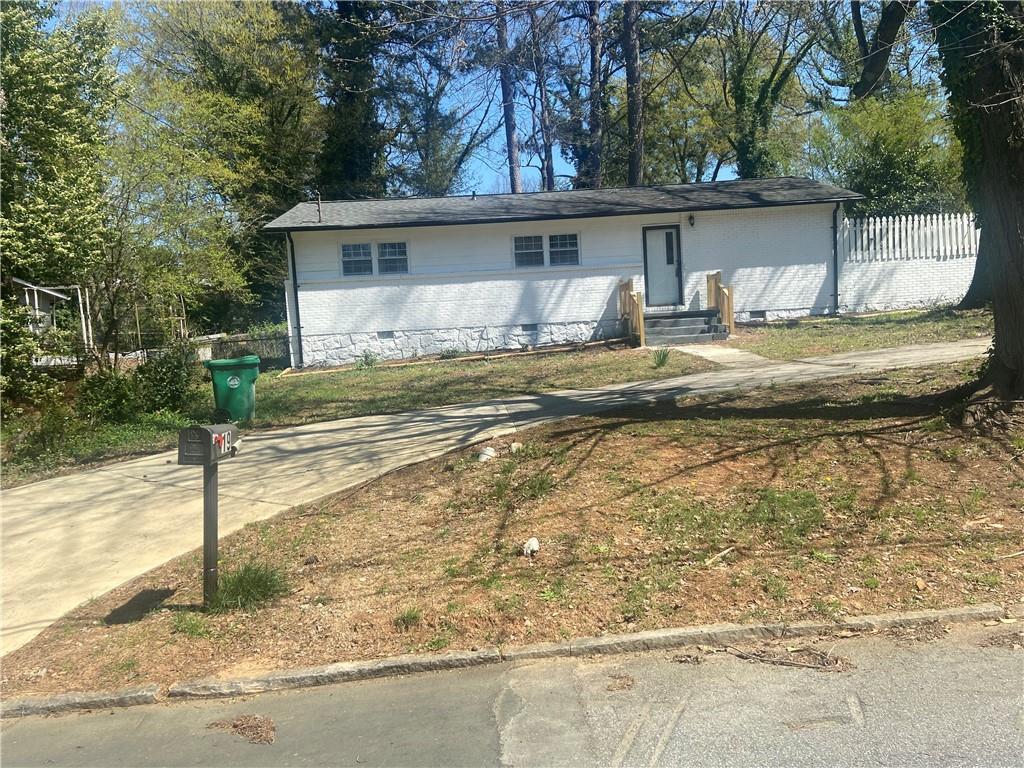 1905 robinhill Court