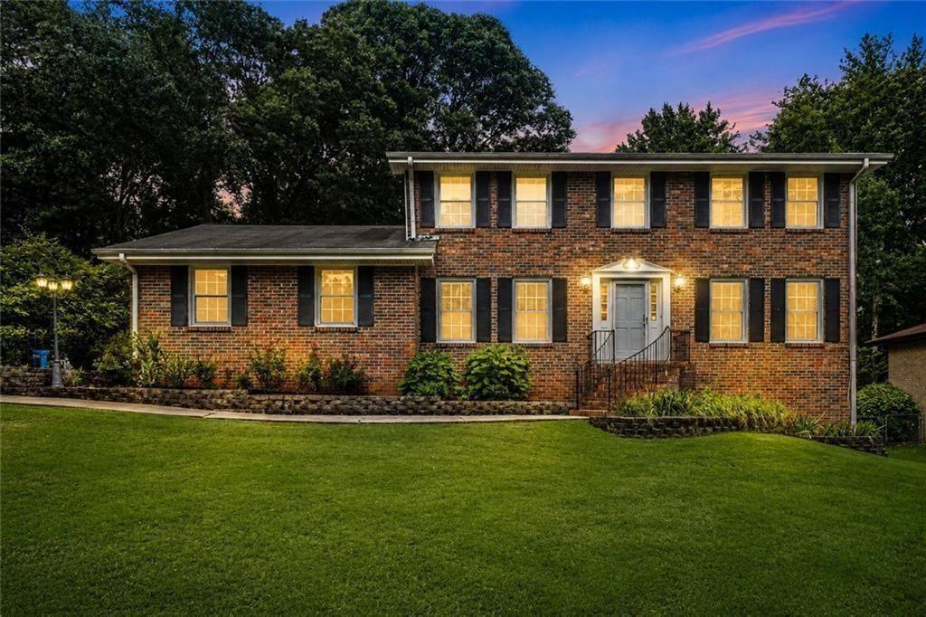 1683 Oak Ridge Circle SW