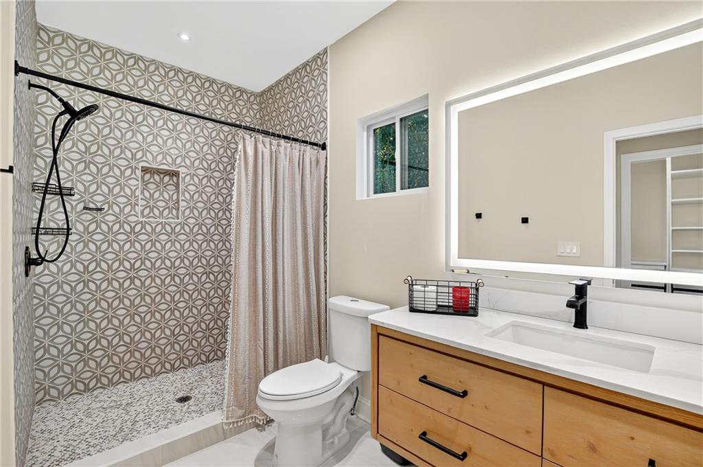 Jefferson Manor - Residential