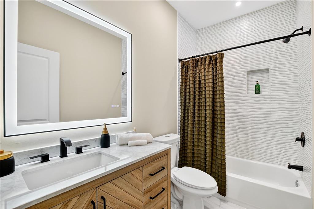 Jefferson Manor - Residential