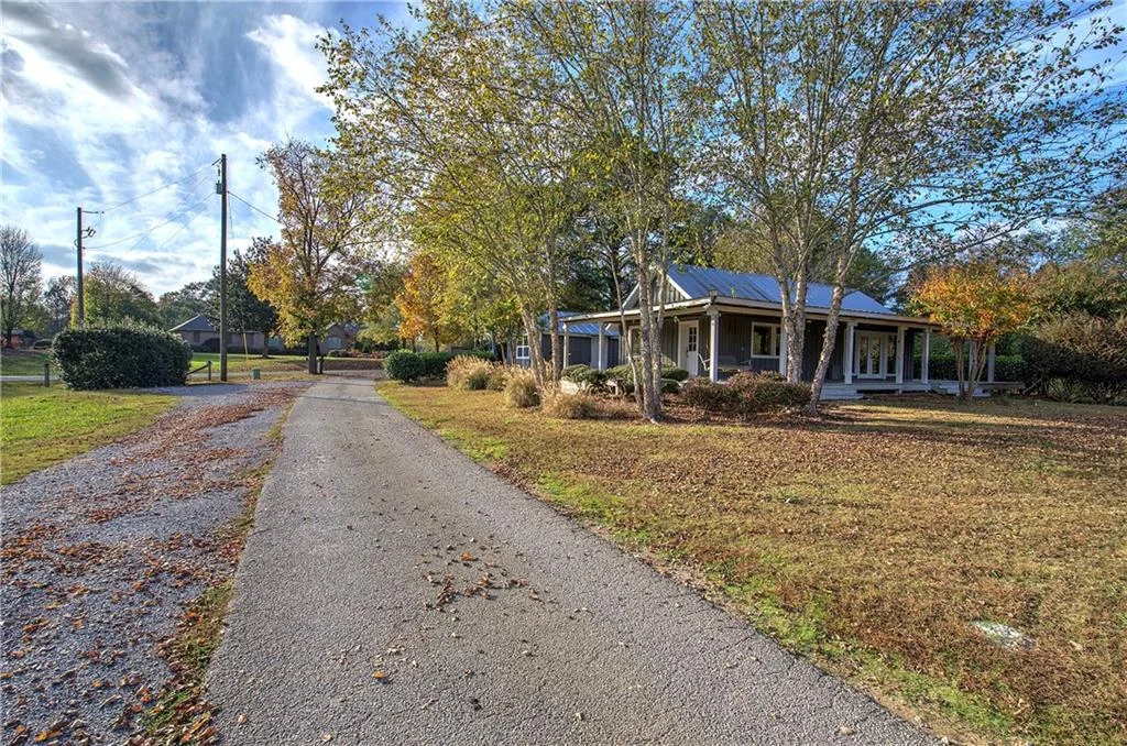 1195 Grady Road