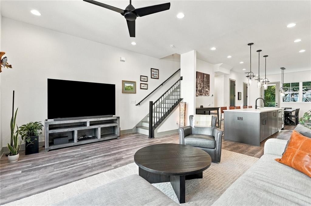5 Becker Place NW