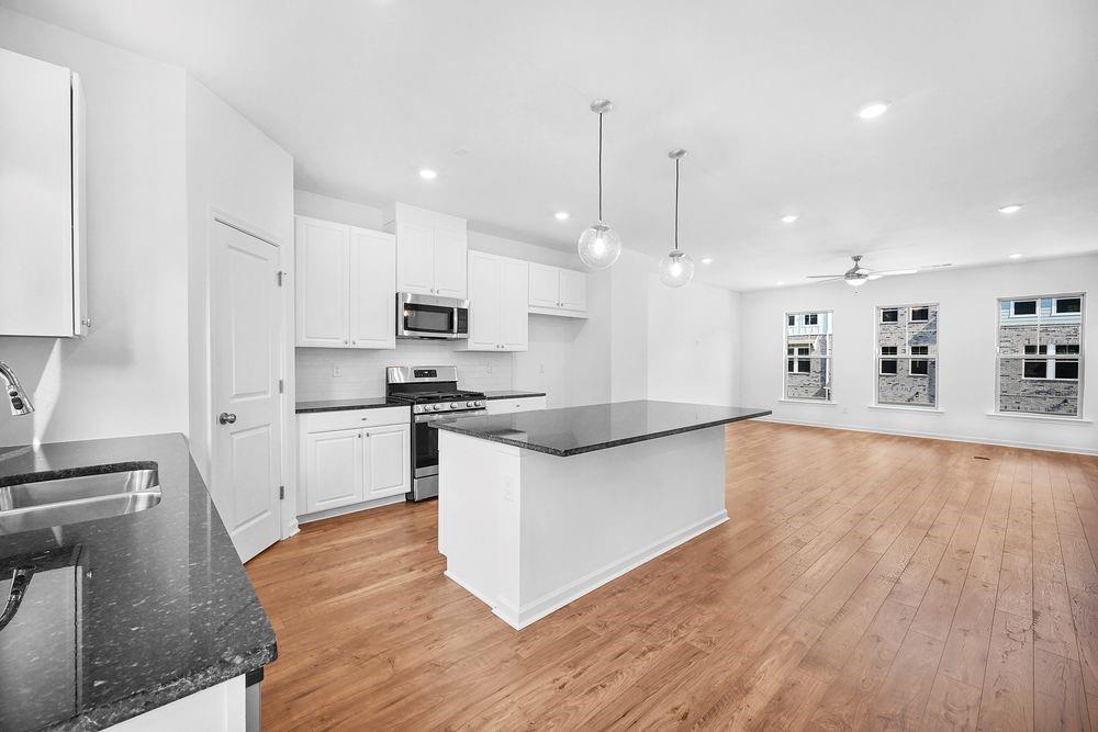 1693 Lansmere Street SW