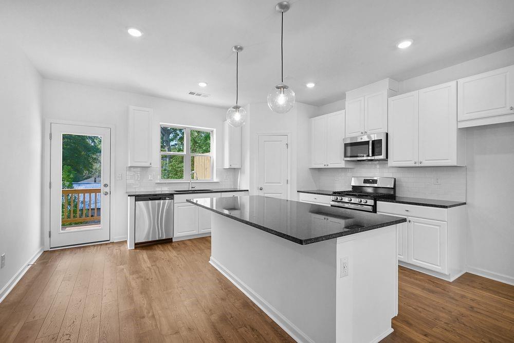 1693 Lansmere Street SW