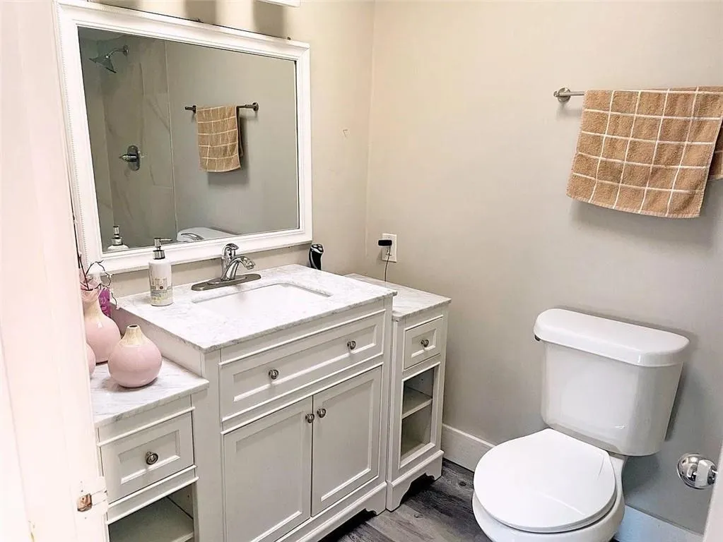 Atlanta, Georgia 30328, United States, 2 Bedrooms Bedrooms, ,2 BathroomsBathrooms,Residential,Active,254324