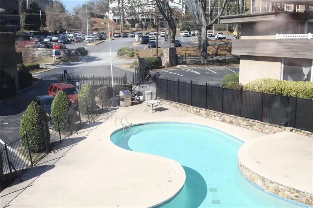 Atlanta, Georgia 30328, United States, 2 Bedrooms Bedrooms, ,2 BathroomsBathrooms,Residential,Active,254324