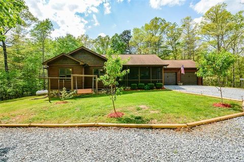 Homes For Sale - 303 Pine Lane<br/> Mineral Bluff, GA 30559