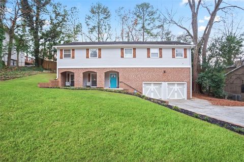 Photo of 505 WYNCOURTNEY Drive NE, Sandy Springs, GA 30328 (MLS # 7689781)