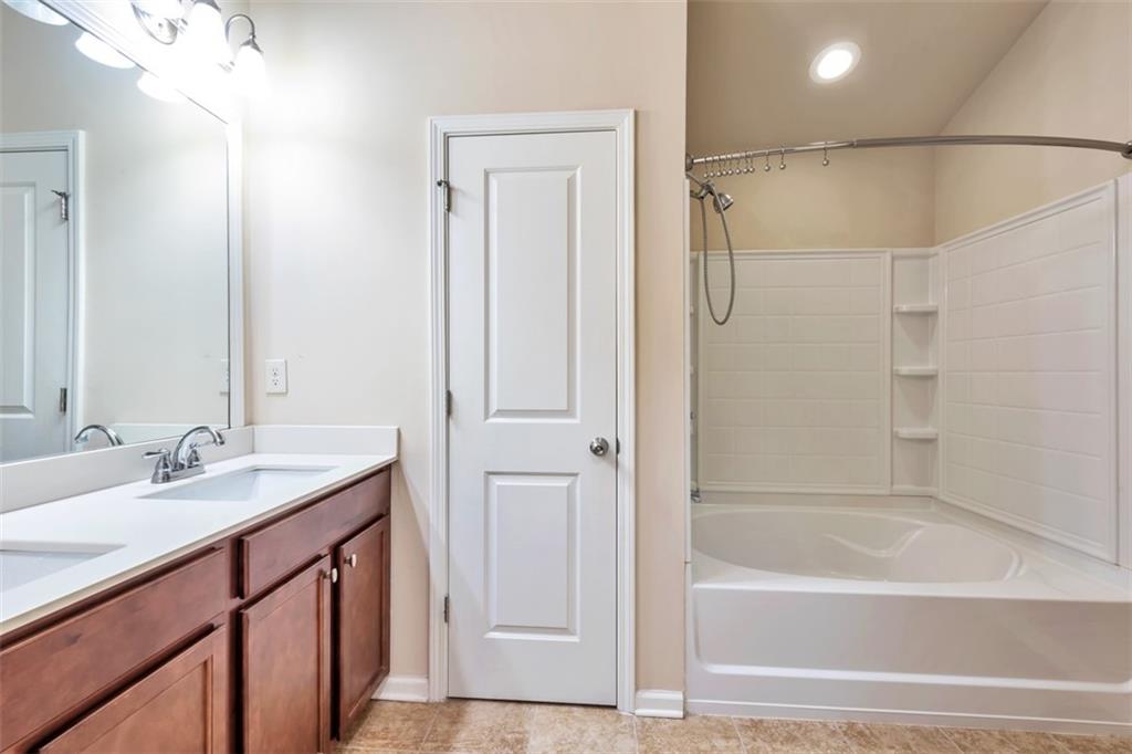 Lanier Walk - Residential Lease
