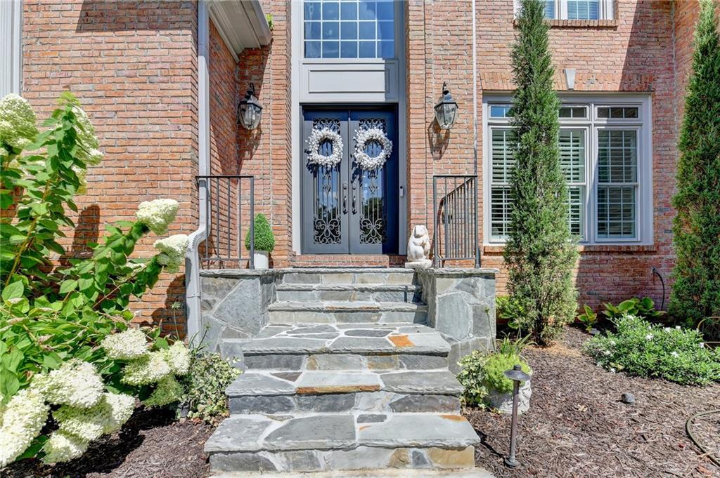 6995 Laurel Oak Drive