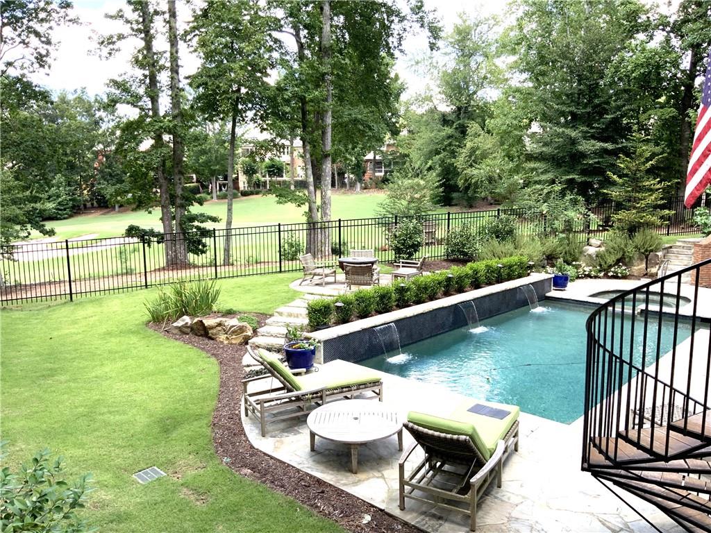 6995 Laurel Oak Drive