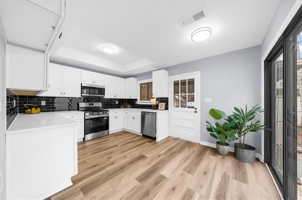 688 Serramonte Drive