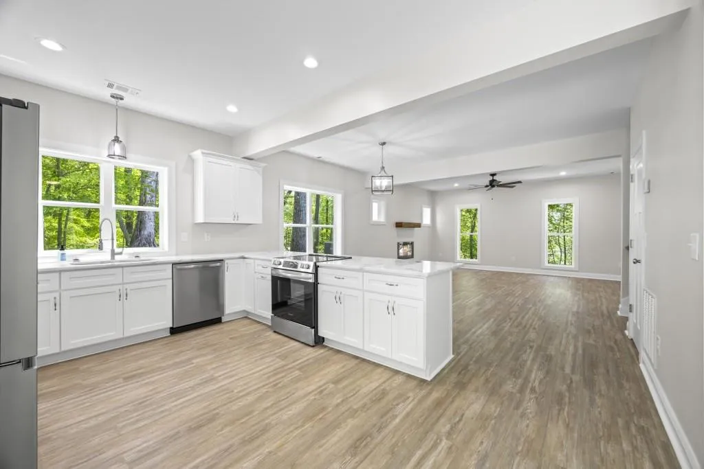 Lavonia, Georgia 30553, United States, 2 Bedrooms Bedrooms, ,3 BathroomsBathrooms,Residential,Active,119708