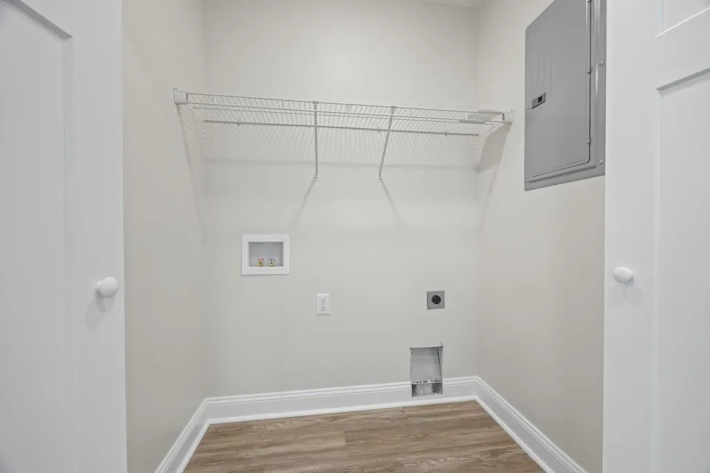 Lavonia, Georgia 30553, United States, 2 Bedrooms Bedrooms, ,3 BathroomsBathrooms,Residential,Active,119708