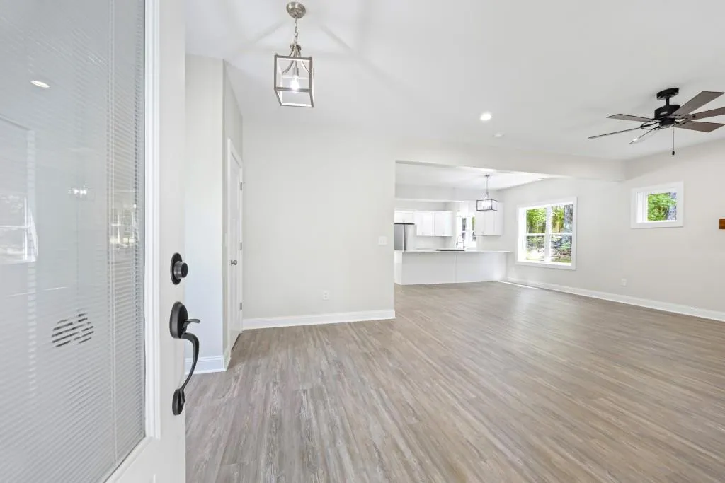 Lavonia, Georgia 30553, United States, 2 Bedrooms Bedrooms, ,3 BathroomsBathrooms,Residential,Active,119708