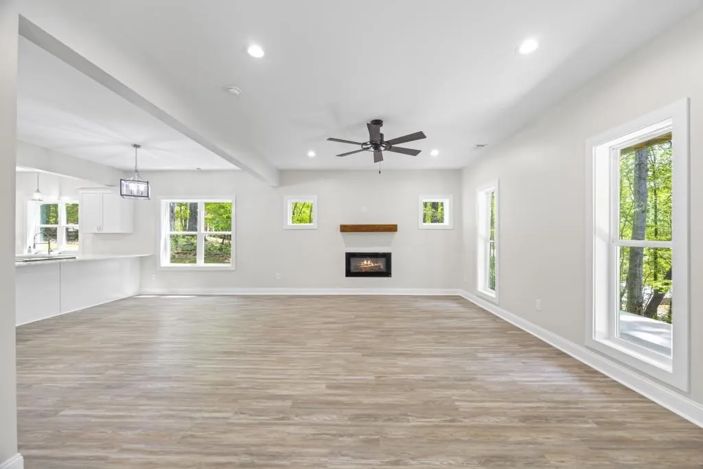 Lavonia, Georgia 30553, United States, 2 Bedrooms Bedrooms, ,3 BathroomsBathrooms,Residential,Active,119708