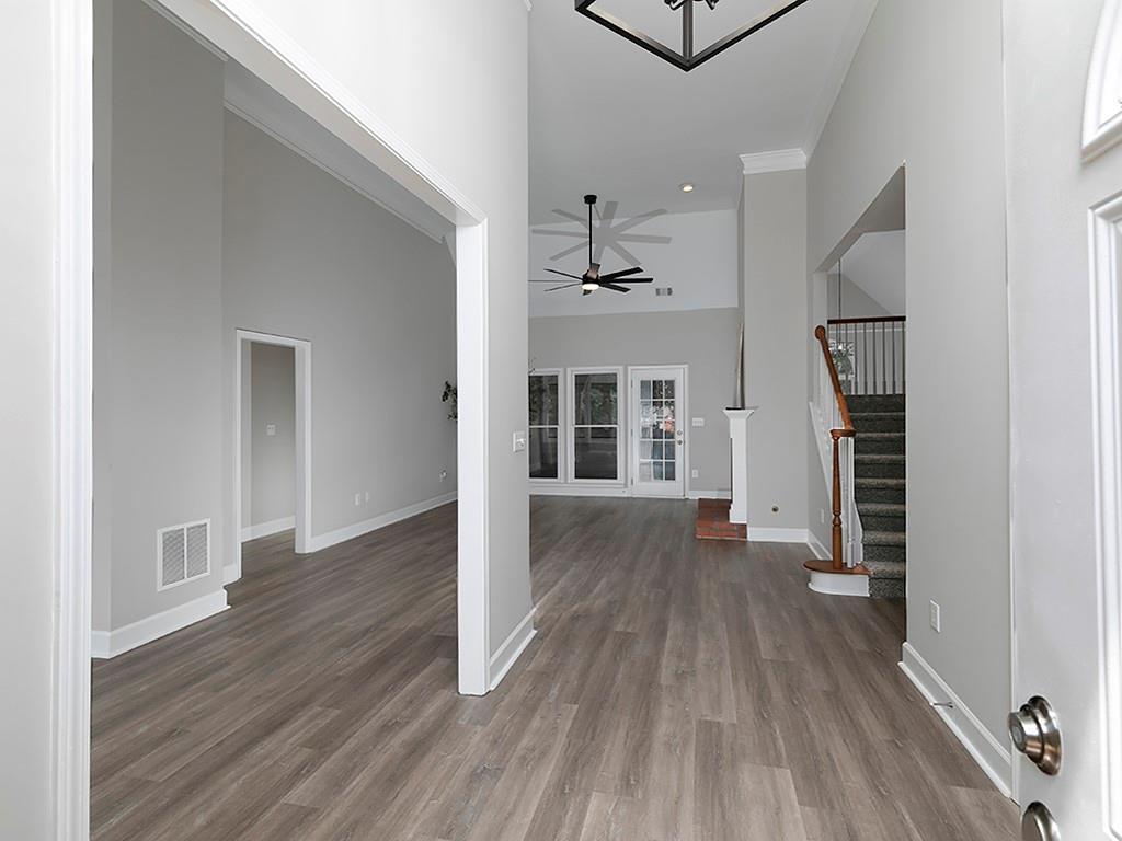 3315 Oak Hampton Way
