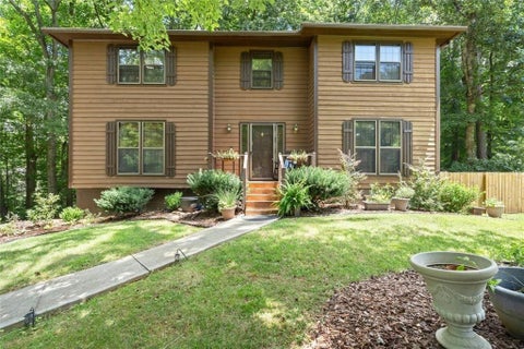 Homes For Sale - 3973 Guilford Court<br/> Lilburn, GA 30047