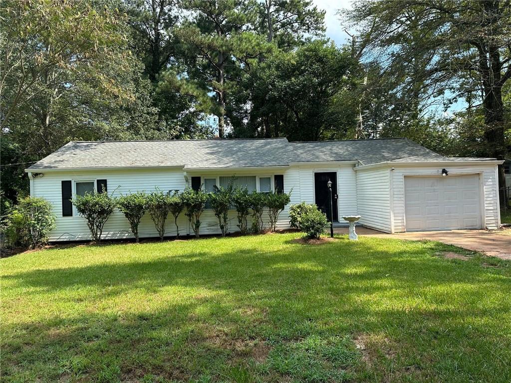 Welcome to this inviting 3-bedroom, 2-bath home offering comfort and convenience all on one level. The bright and functional layout includes a spacious living area, a well-equipped kitchen with ample cabinet space, and a separate dining area—perfect for everyday living or entertaining.
The home also features an attached garage for parking and storage, plus a large backyard with plenty of room to enjoy outdoor activities, gardening, or simply relaxing.
Move-in ready and full of potential, this home is a great choice for anyone seeking space and practicality in a convenient Decatur location.
*** Move-in must be within the month following your approved application***